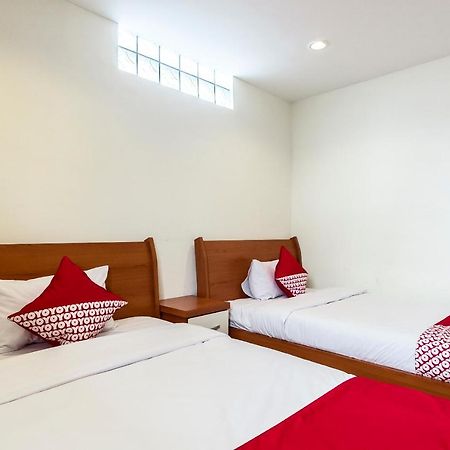 Oyo 294 Andrea Residence Syariah Medan Exterior photo
