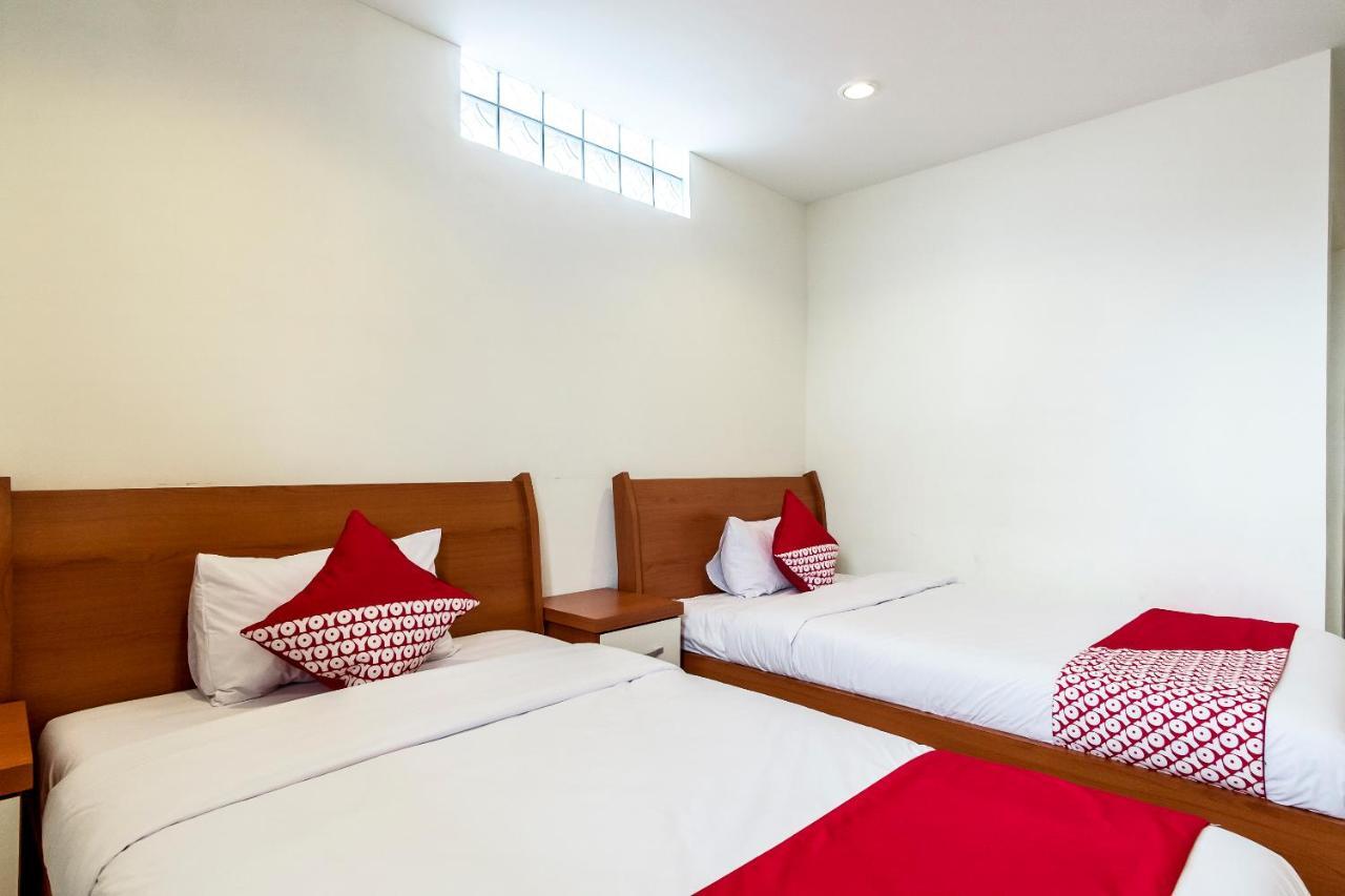 Oyo 294 Andrea Residence Syariah Medan Exterior photo