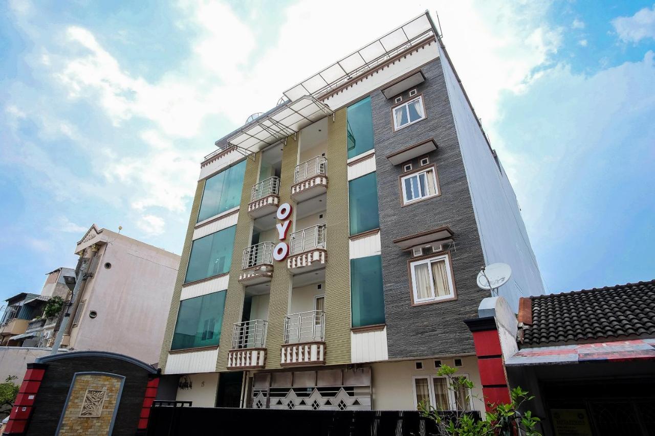 Oyo 294 Andrea Residence Syariah Medan Exterior photo