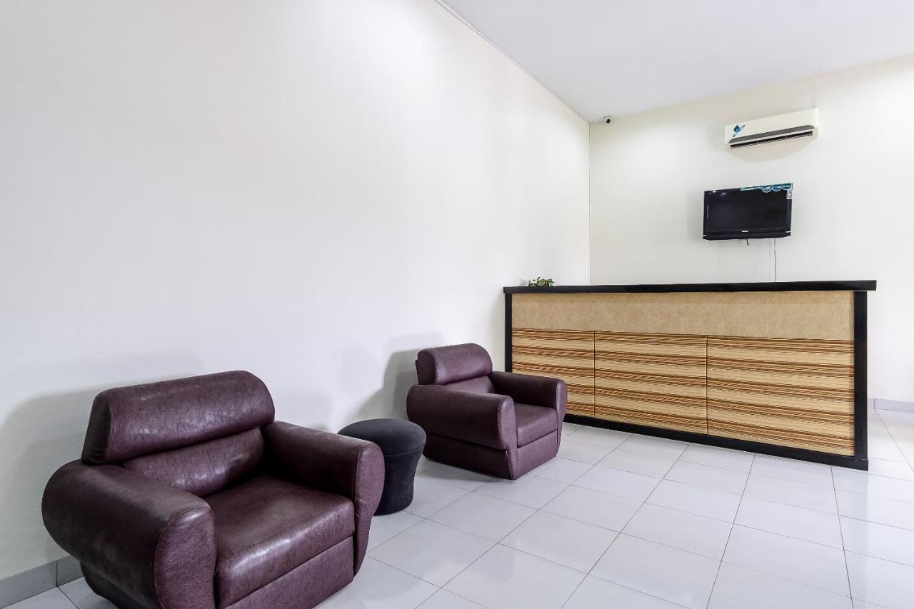 Oyo 294 Andrea Residence Syariah Medan Exterior photo